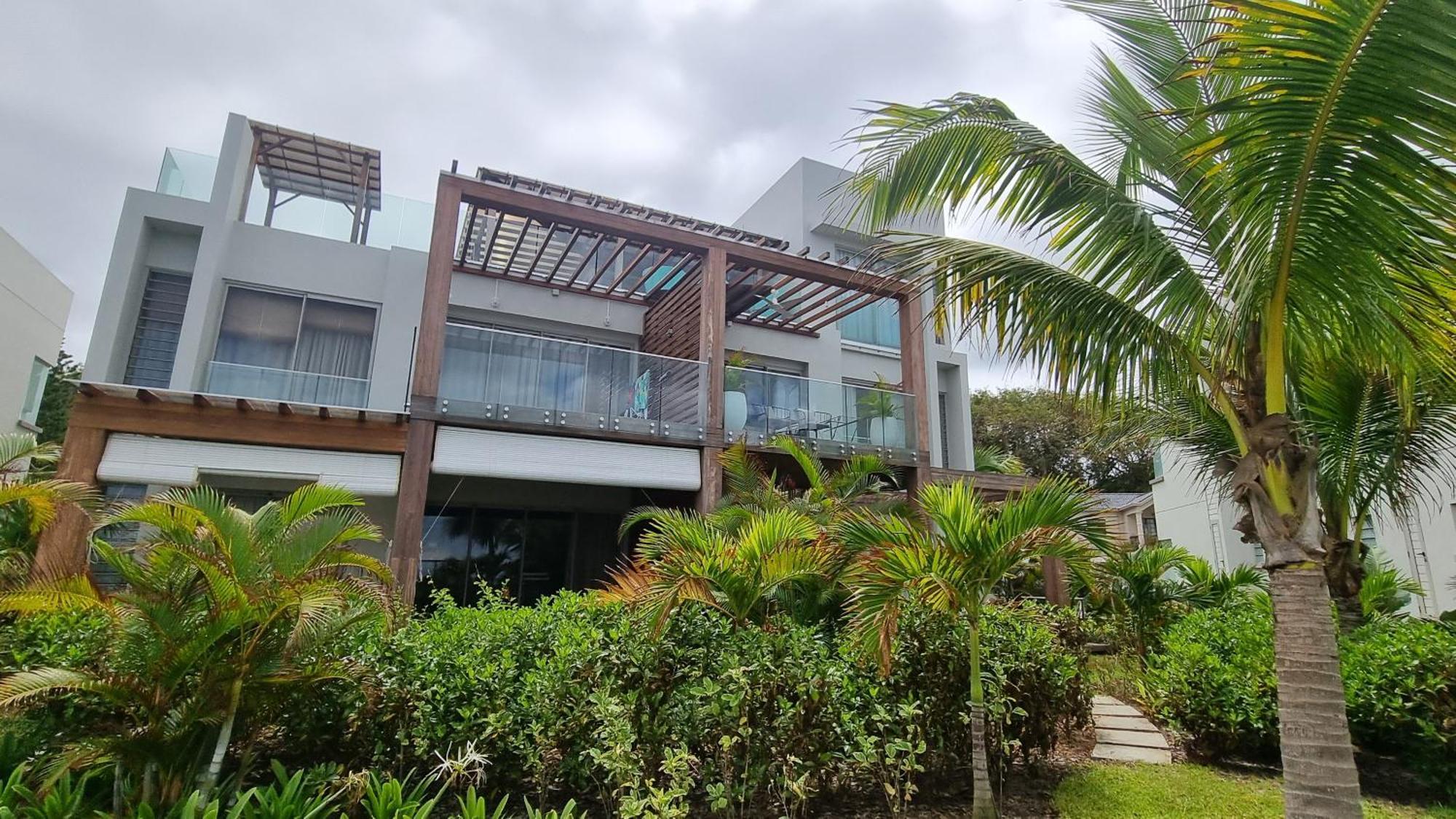 Ocean Point Beach Front Apartment Pointe-aux-Piments Extérieur photo
