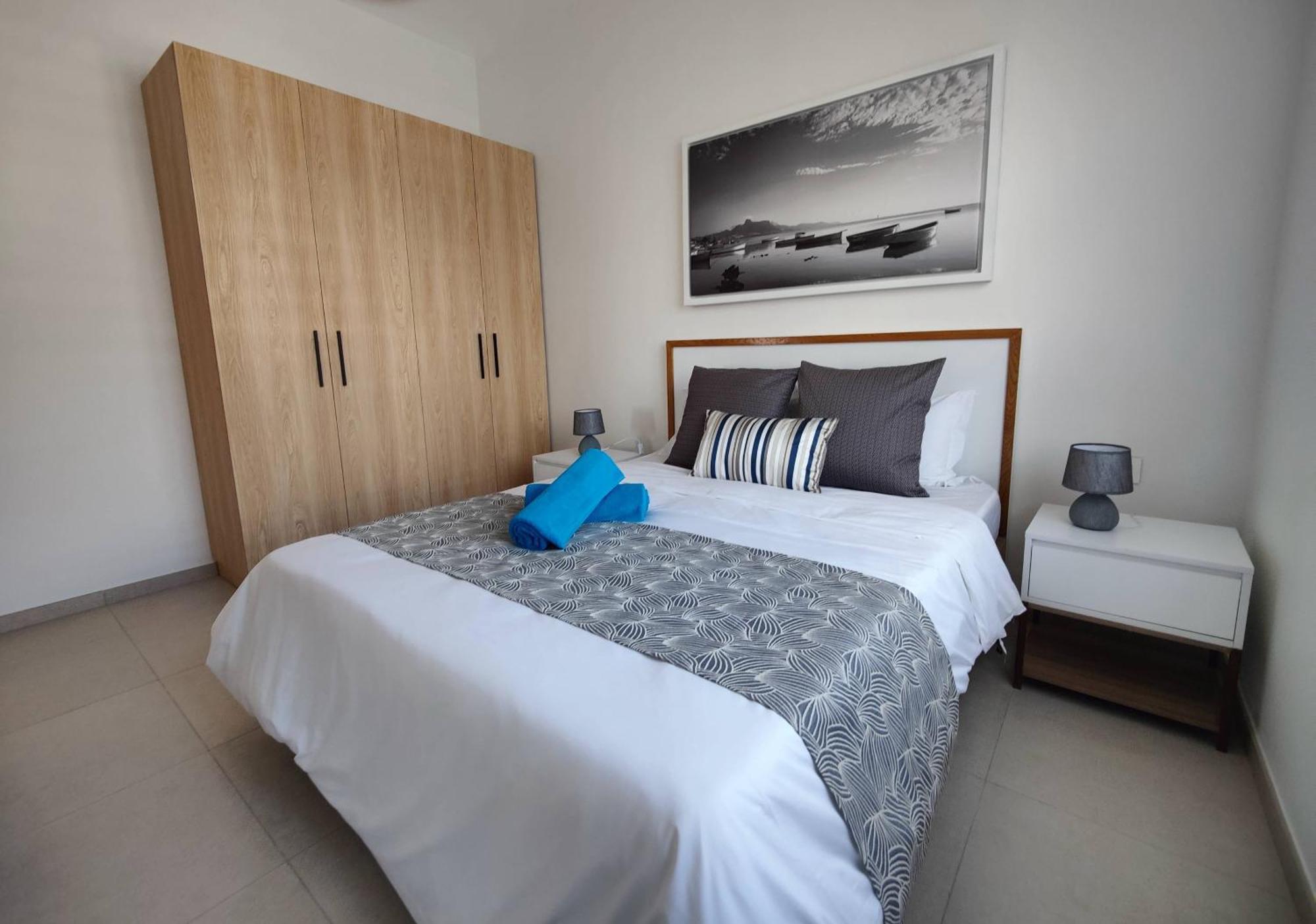 Ocean Point Beach Front Apartment Pointe-aux-Piments Extérieur photo