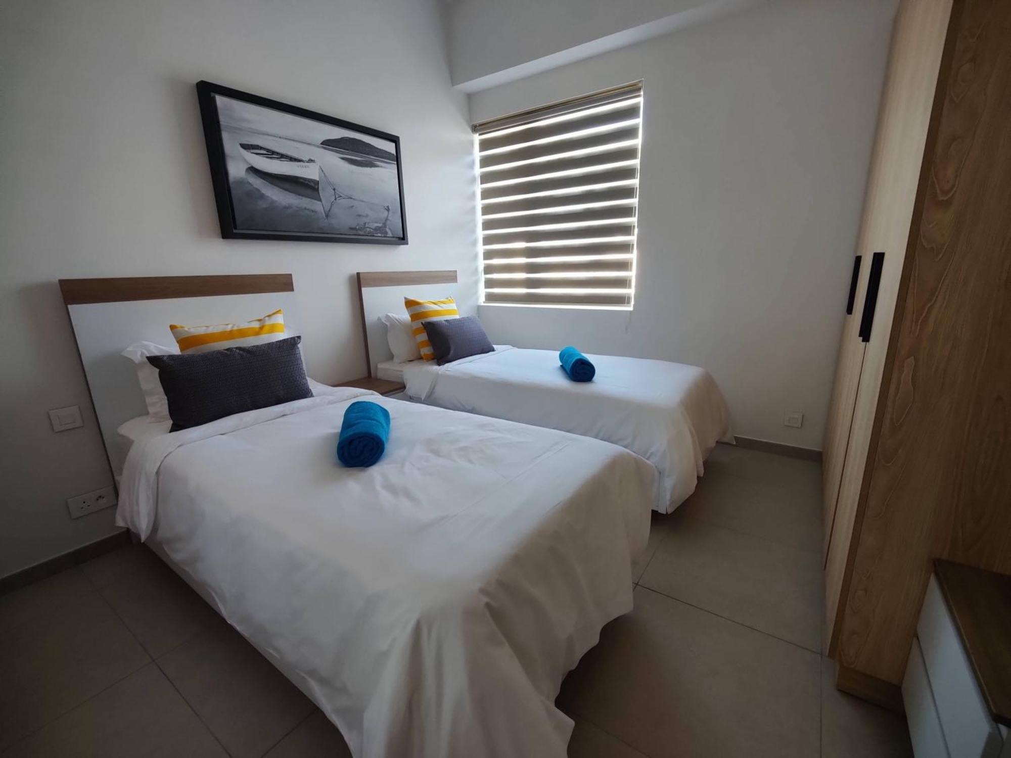 Ocean Point Beach Front Apartment Pointe-aux-Piments Extérieur photo